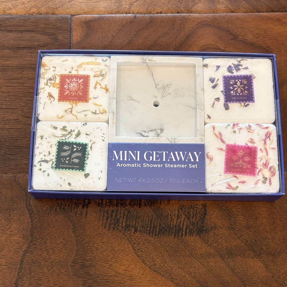 Paper Source Mini Getaway Aromatic Shower Steamer Set